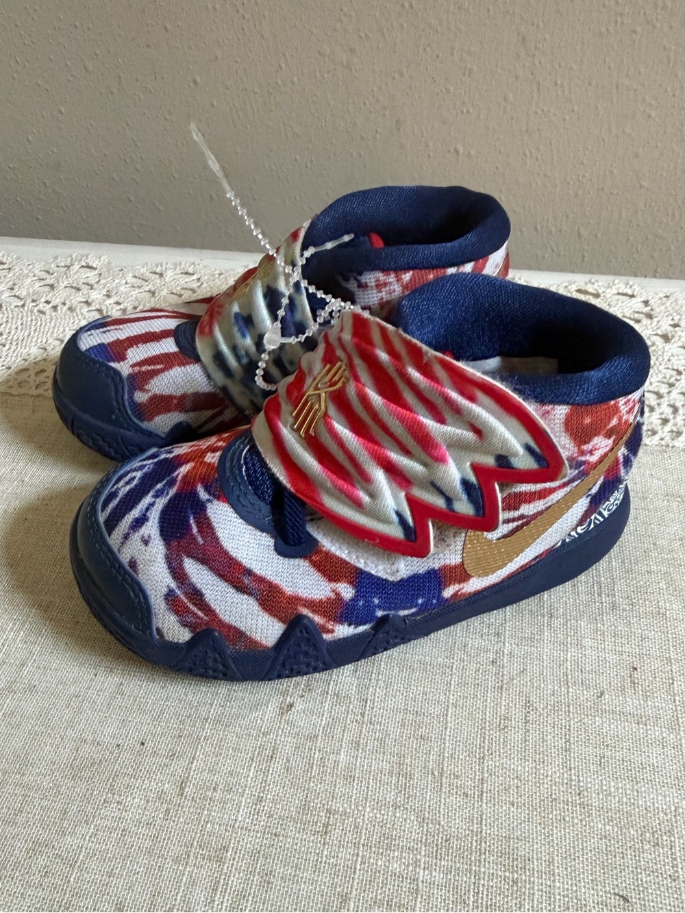 NIKE Kyrie S2 Hybrid Kybrid
"Tie Dye" Toddler 6C USA DA2324-400 Red White Blue